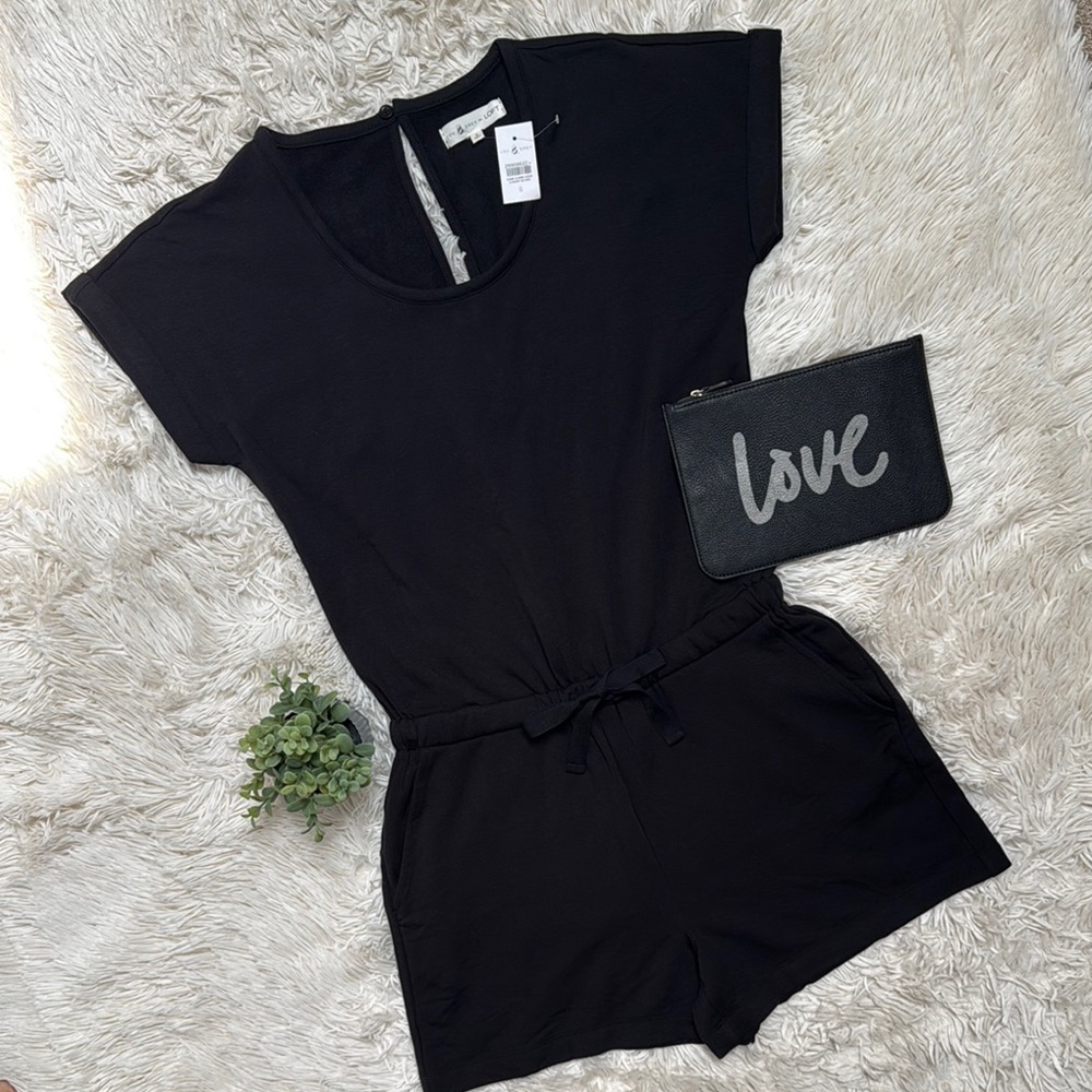 🎉HP🎉 Lou & Grey Scoop Neck Romper 💗 Black